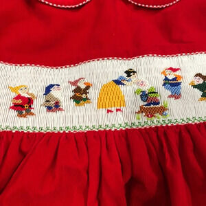 Beaux Et Belles Snow White & 7 Dwarfs dress